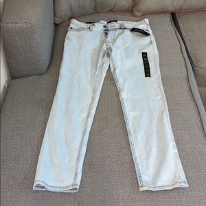 NWT. Banana Republic, Summer Weight slim fit jeans